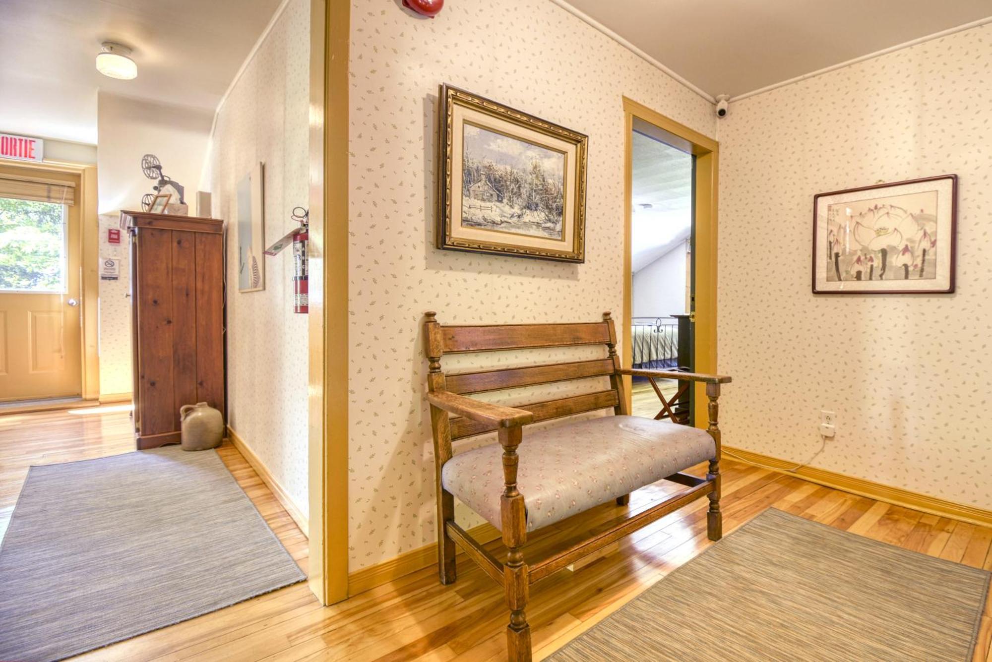 Auberge Le Lupin-Self Check-In Mont-Tremblant Ngoại thất bức ảnh