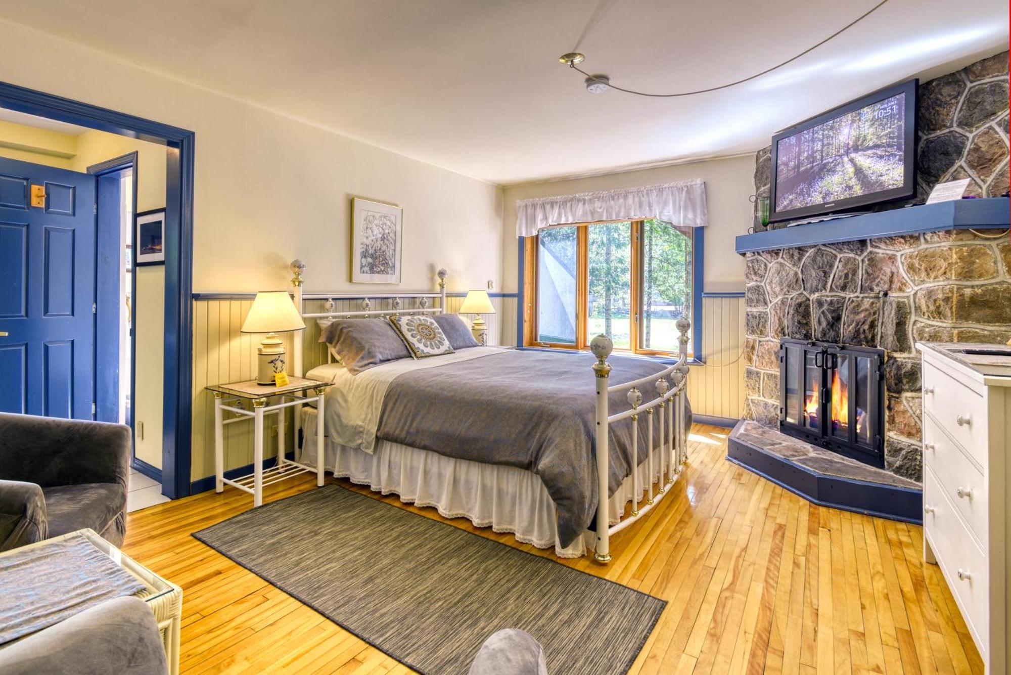 Auberge Le Lupin-Self Check-In Mont-Tremblant Ngoại thất bức ảnh