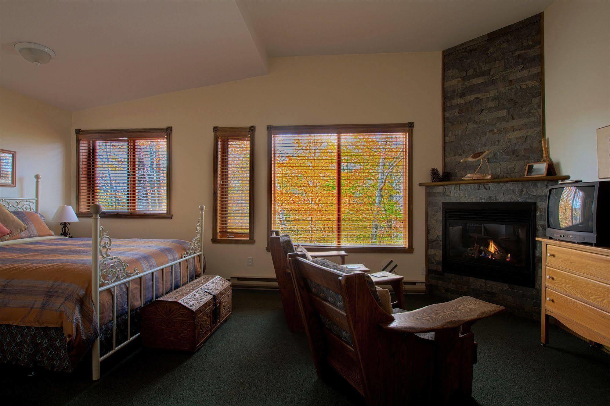 Auberge Le Lupin-Self Check-In Mont-Tremblant Ngoại thất bức ảnh